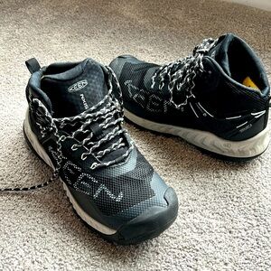 Keen KonnectFit Waterproof NXIS with Keen Dry technology. Size 8.